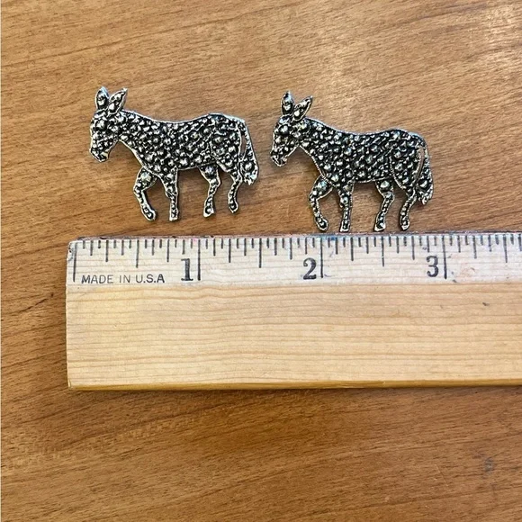 Gift with purchase – Two Adorable donkey pins  brooch - Picture 7 of 8
